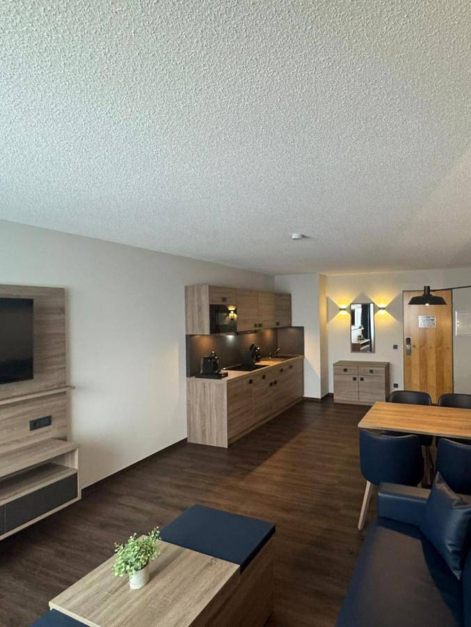 Aparthotel para 6 personas, con jacuzzi además de sauna y jardín - 1