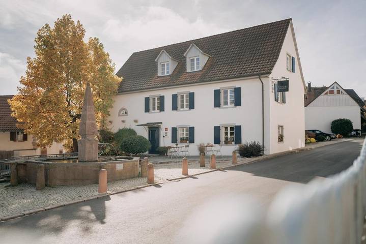 Hotel für 2 Personen, mit Terrasse und Garten sowie Sauna und Ausblick in Efringen-Kirchen