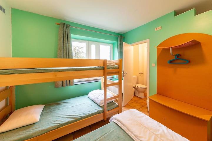 Gîte pour 32 personnes, avec jardin ainsi que piscine et terrasse à Ferrières (Liège) - 4