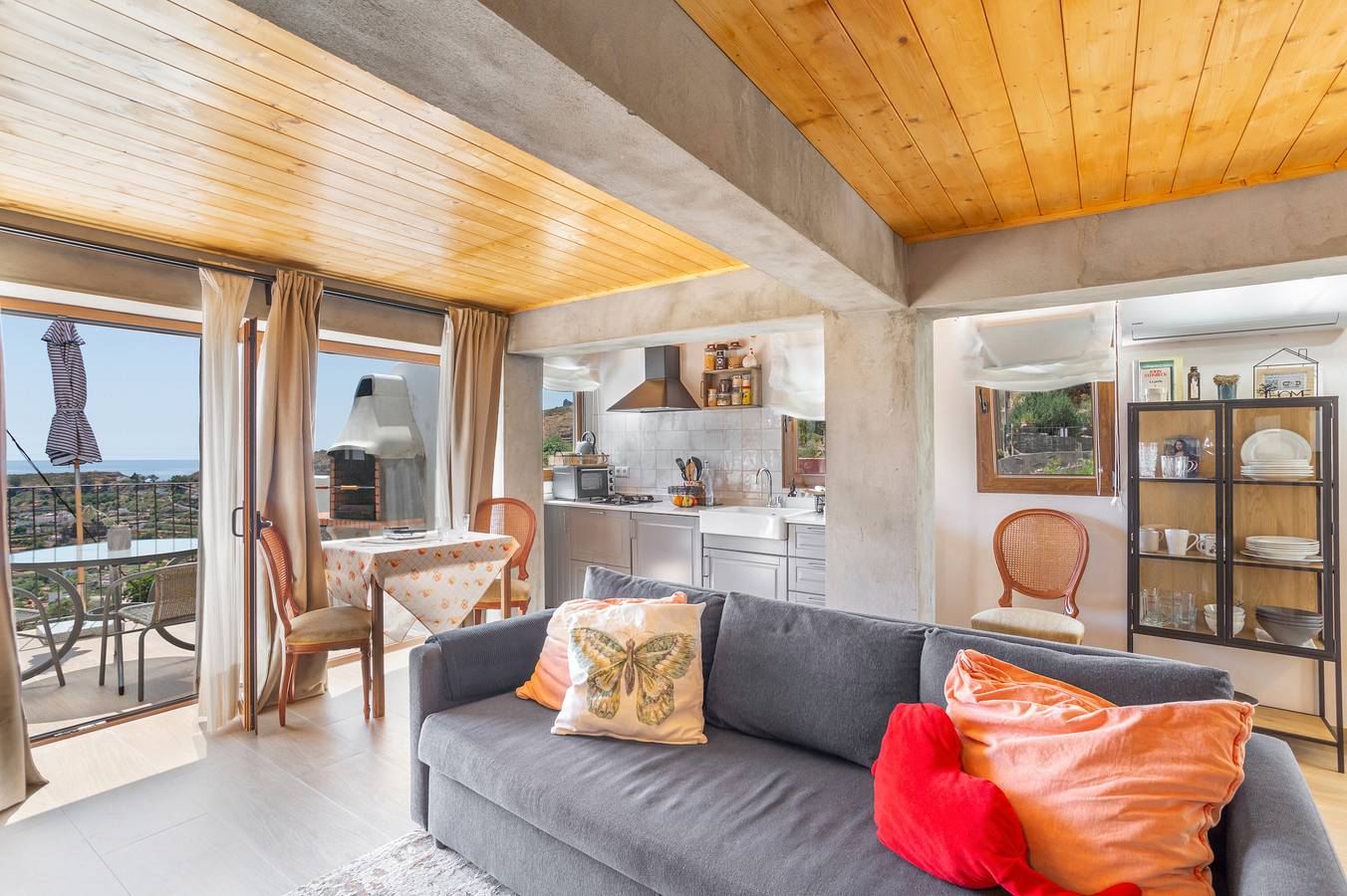 Appartement entier, Vacances 'La Madriguera Fuente Hervera' avec vue sur la montagne, Wi-Fi et climatisation in El Peñón, Vega de San Mateo