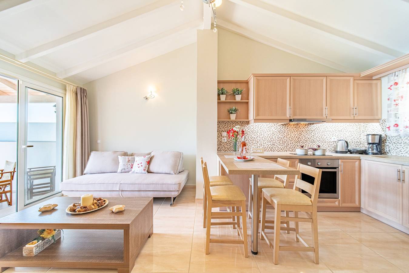 Entire apartment, Holiday Apartment "Mazis Deluxe" with Sea View, Balcony & Wi-Fi in Agios Gordios, Corfu