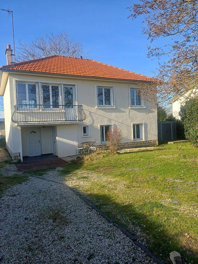 Gîte pour 6 personnes, avec terrasse et jardin à Dissay - 4