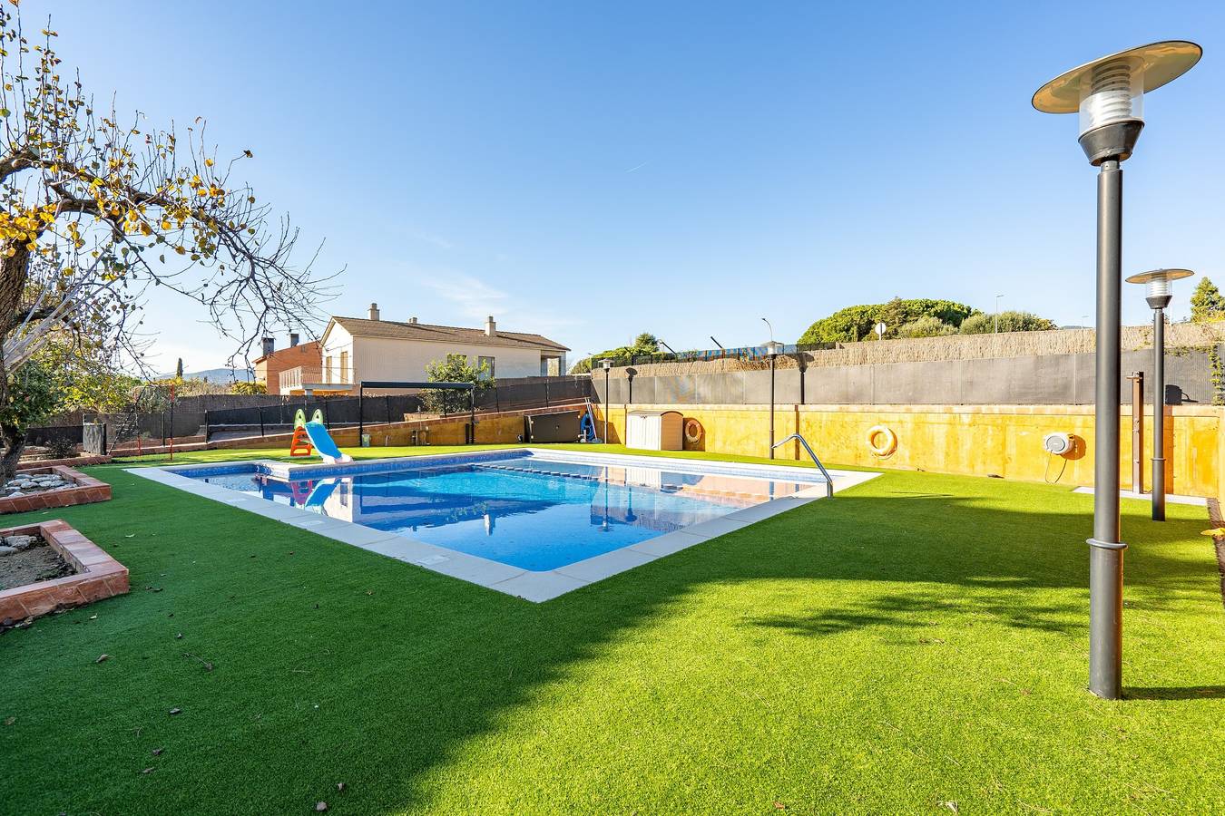 Vakantiehuis 'Masia Can Divi' met uitzicht op de bergen, Wi-Fi en airconditioning in L'Ametlla del Vallès, Barcelona binnenland
