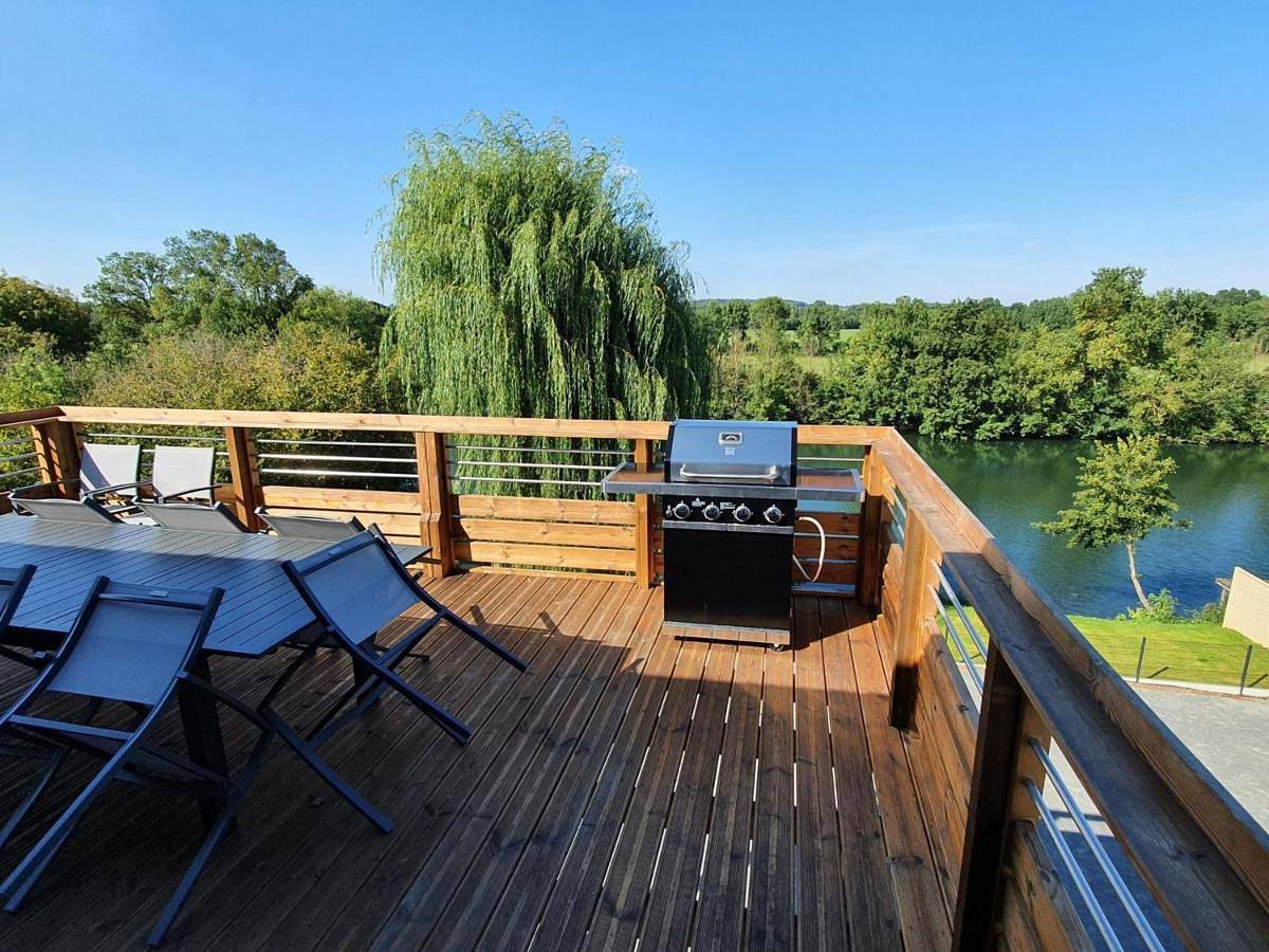 Gîte familial avec piscine privative chauffée, terrasse sur le Loir et proche du Zoo de La Flèche - Fr-1-410-329 in La Flèche, Sarthe