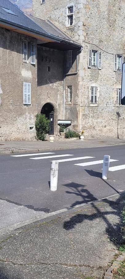 Gîte pour 2 personnes, avec vue ainsi que terrasse et jardin à Ugine - 2