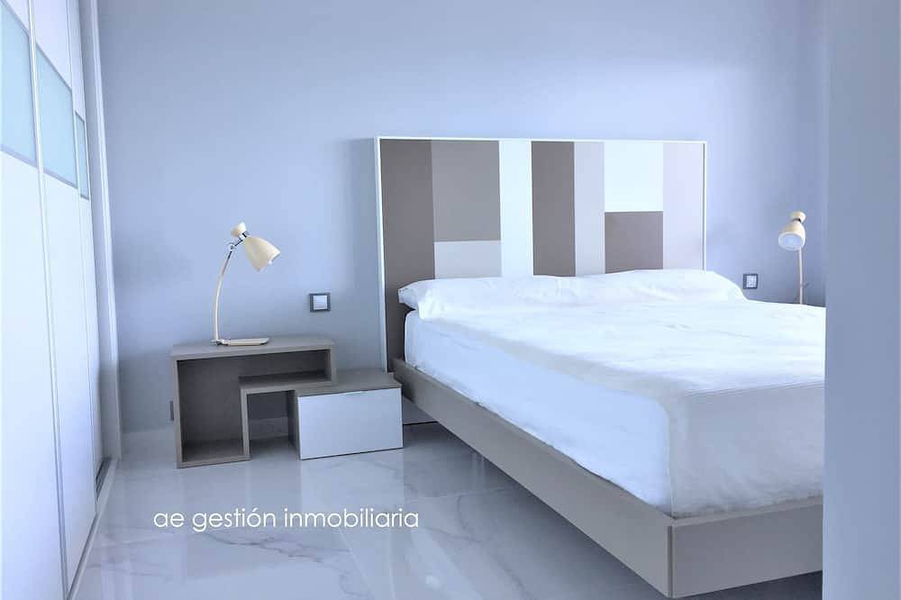 Entire apartment, Exclusive apartment with frontal sea views (3 bedrooms / 2 bathrooms) in Los Arenales del Sol, Elche