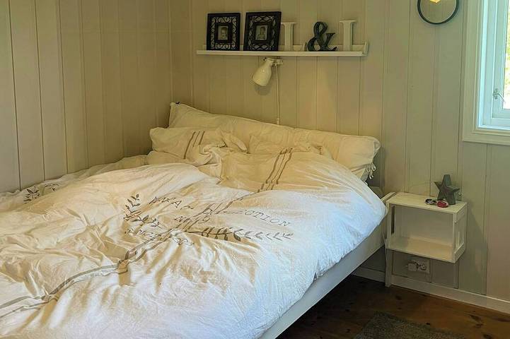 Ferienhaus mit Terrassen an drei Seiten auf einer idyllischen Insel in Sandnes