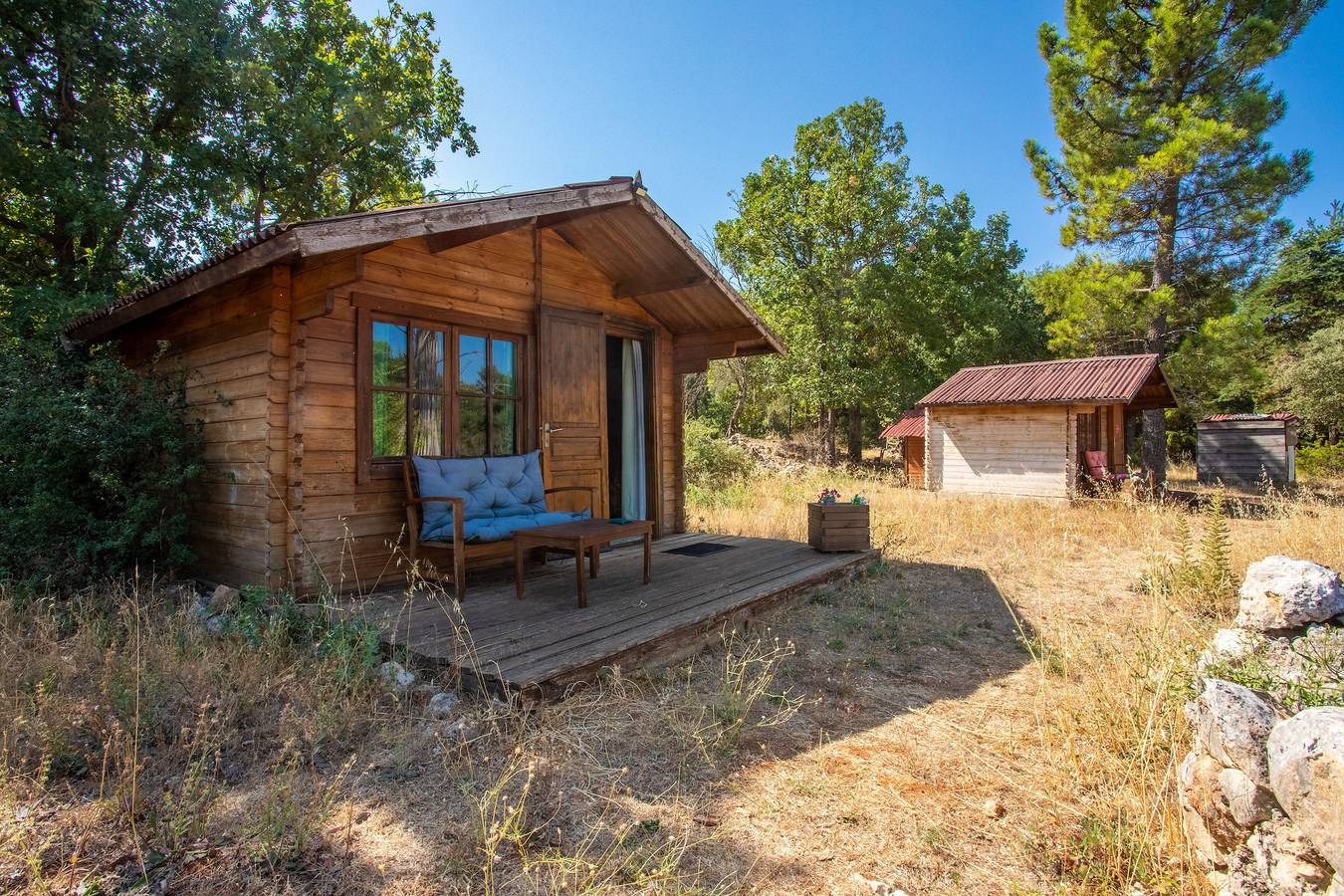 Cabanes « Du Puits de Riquier - écologique » in Régusse, Région de Brignoles