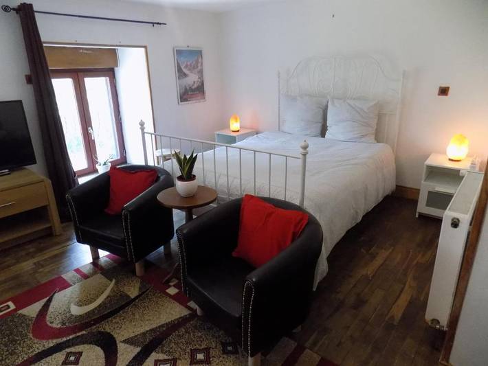 Chambre d’hôte pour 3 personnes, avec vue ainsi que piscine et jardin, adapté aux familles en Ille-et-Vilaine - 2