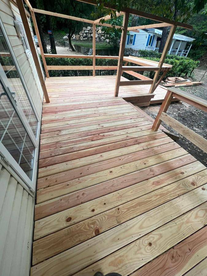 Location de vacances pour 5 personnes, avec vue et terrasse ainsi que jardin et piscine à Saint-Jean-de-Valériscle - 2