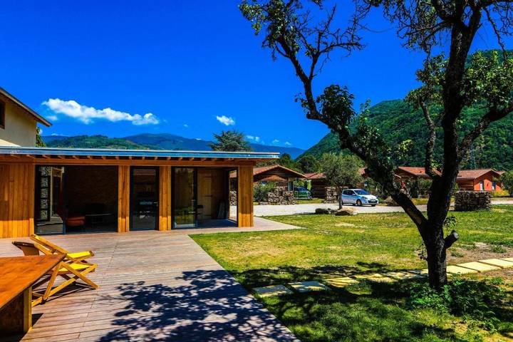 Chalet pour 20 personnes, avec Jacuzzi et Terrasse ainsi que Jardin et Vue dans Guzet-Neige