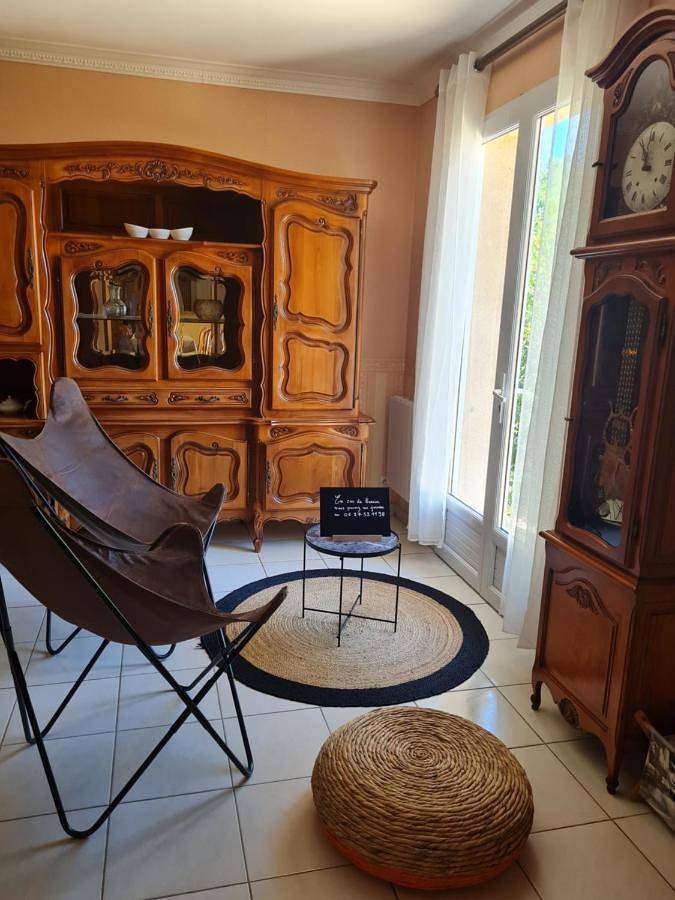 Location de vacances pour 6 personnes, avec jacuzzi ainsi que piscine et jardin, animaux acceptés à Saint-Martial-de-Nabirat - 2