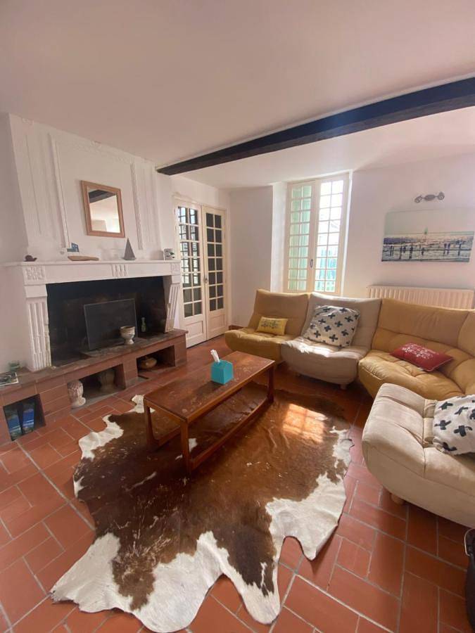 Location de vacances pour 8 personnes, avec Terrasse ainsi que Jardin et Piscine à Saint-Germain-du-Seudre