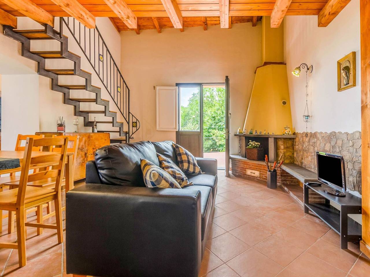 Villa con piscina y entorno panorámico. in Etna