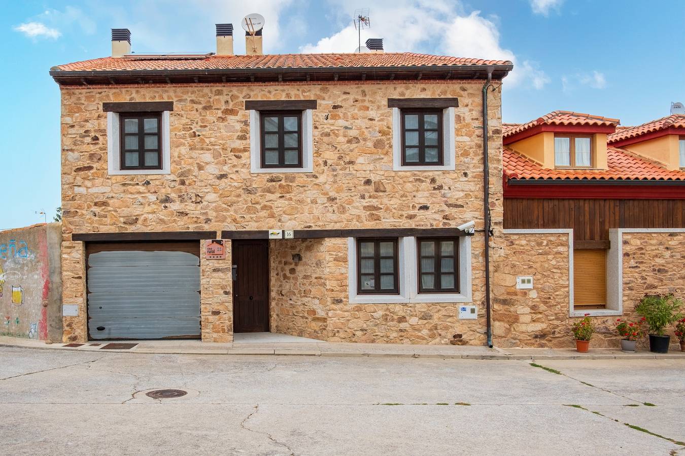 Finca 'Casa Rural Doña Manuela' mit privater Terrasse, privatem Garten und Wi-Fi in Valdemierque, Salamanca Provinz