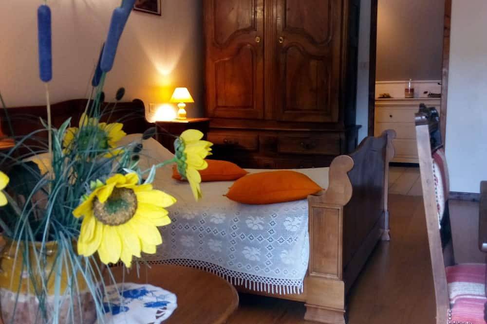 Chambres et table d'hôtes à la ferme, Lourdes, Pyrénées, Anousta in Loubajac, Hautes-Pyrénées