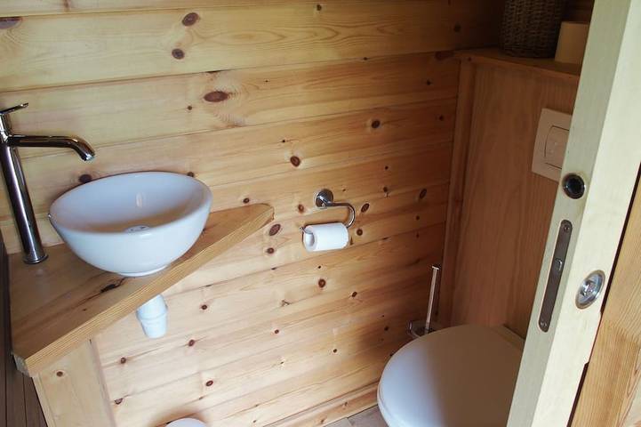 Gîte pour 2 personnes, avec jardin ainsi que terrasse et piscine à Talensac - 2