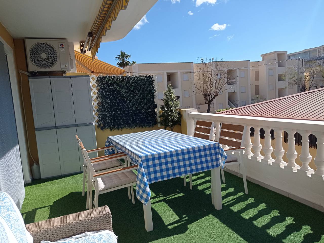 Entire apartment, Xaloc bl.A 1º Solo Familias! in Playa Xeraco, Xeraco