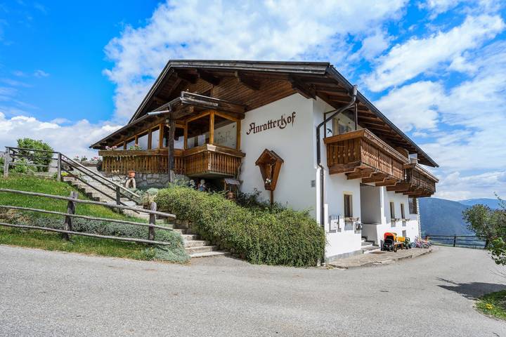 Entire apartment, Holiday Apartment "Sonnenschein" with Mountain View, Balcony & Wi-Fi in Spinges, Mühlbach