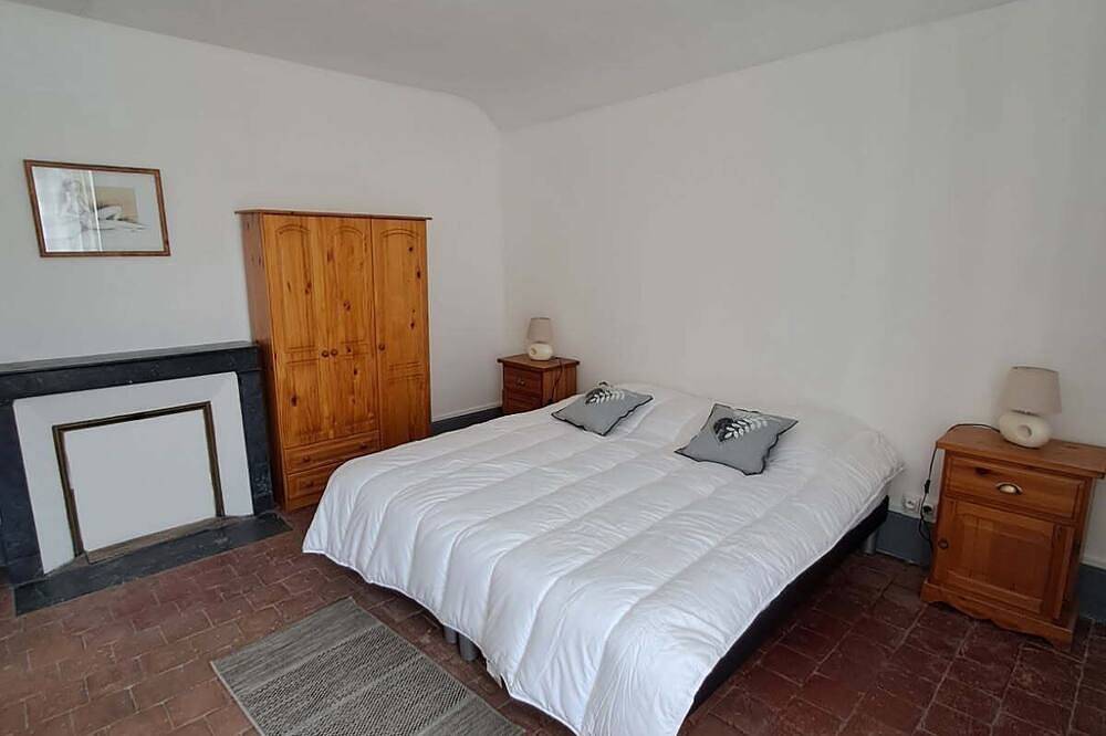Gîte dans un Domaine de 5 h. à 5 minutes de la Loire à vélo & du canal de Berry in Jouet-sur-l'Aubois, Saint-Amand-Montrond