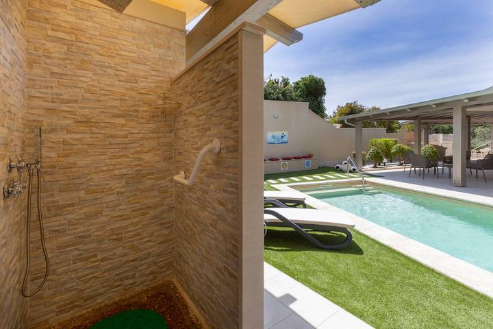 Villa Rachele, 2 apartments with 2 private pools in Porto Pino, Sant'Anna Arresi