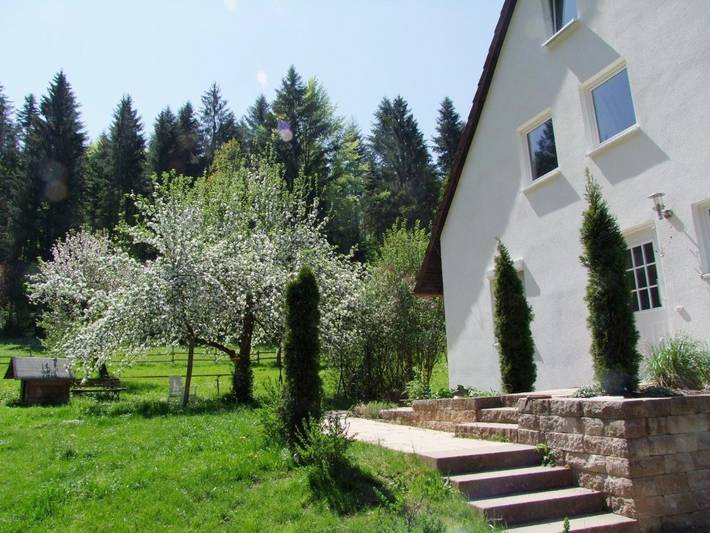 Ferienwohnung für 8 Personen, mit Balkon und Terrasse sowie Garten und Ausblick in Utzstetten - 2