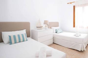 Villa for 6 People in Punta Grossa, Es Mercadal, Photo 3