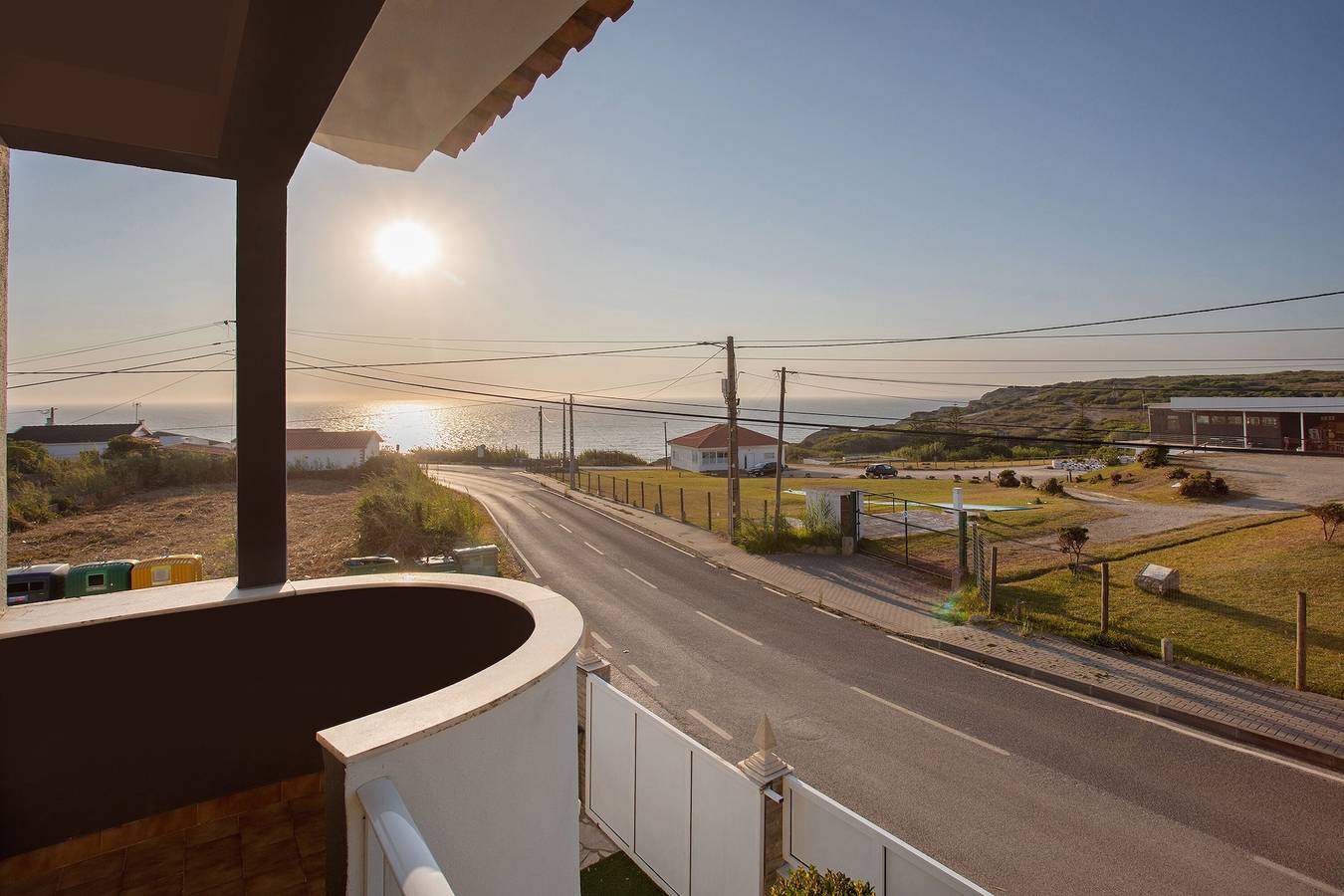 Villa 'Praia Azul Beach and Sun' con vistas al mar, jardín privado y Wi-Fi in Silveira, Distrito de Lisboa
