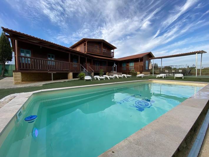 Casa rural para 20 personas, con Balcón y Terraza además de Jardín y Piscina en Cartaya