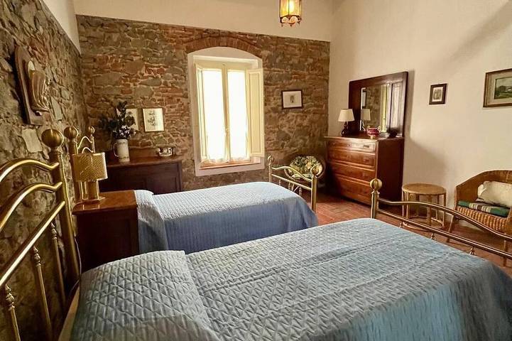 Tuscan country house with swimming pool Dog friendly in Larciano, Provincia di Pistoia