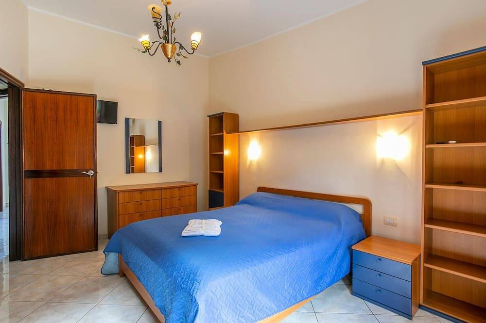 Entire apartment, 2 bedroom awesome apartment in Messina in Messina, Messina Province