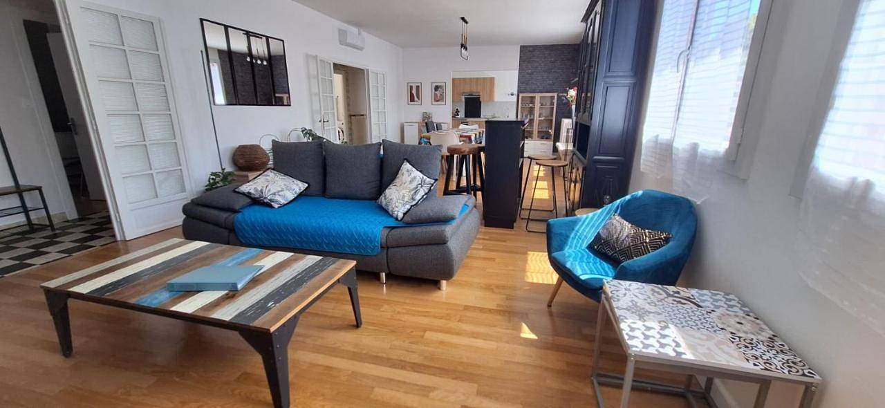 Appartement entier, Issoudun appart élégant 150m² in Issoudun, Région d'Issoudun