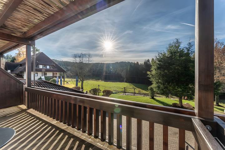 Apartamento entero, Apartamento "Waldglück" con vistas a la montaña, piscina, sauna y Wi-Fi in Hinterzarten, Selva Negra (zona sur)