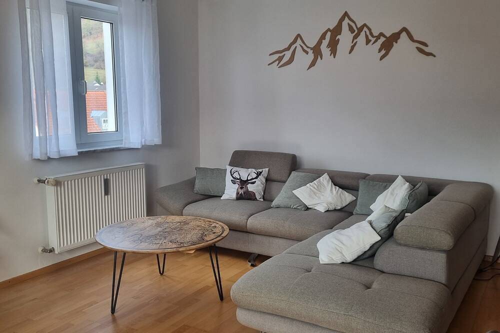 Ganze Wohnung, Ferienwohnung Donau&Berg Auszeit, geräumig, für bis zu 6 Personen in Bad Abbach, Ostbayern