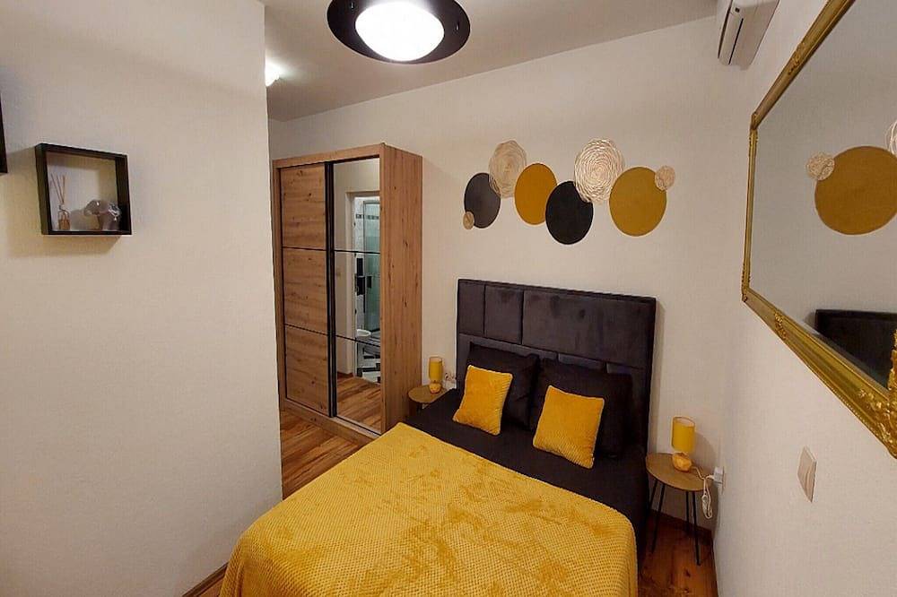 Rooms Argo - Yellow Double Room in Ville de Cres, Île de Cres