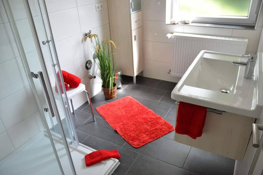 Ganze Wohnung, Moderne u. allergikerfreundl.Ferienwohnung im Herzen des Wieslauftales. 4****Dtv in Rudersberg, Rems-Murr-Kreis