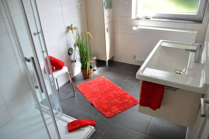 Ganze Wohnung, Moderne u. allergikerfreundl.Ferienwohnung im Herzen des Wieslauftales. 4****Dtv in Rudersberg, Rems-Murr-Kreis