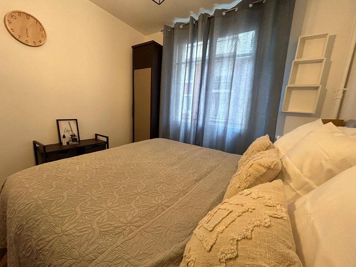 Appartement entier, One-Bedroom Apartment in Saint-Mandé, Val-de-Marne