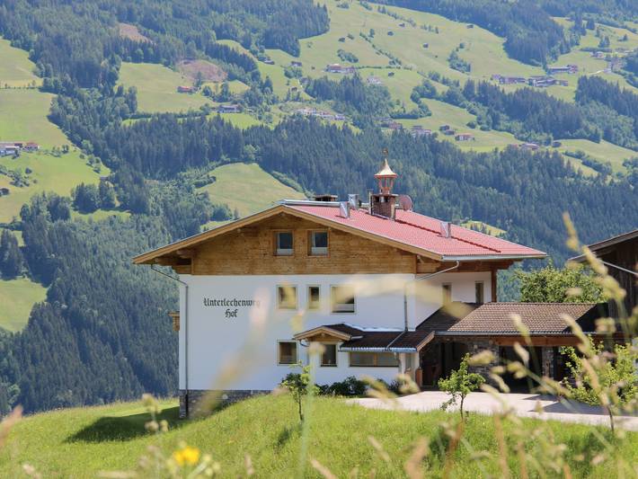 Ferienwohnung für 7 Personen, mit Balkon und Garten sowie Ausblick im Zillertal