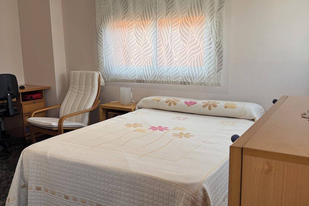 Casa Avi house with swimming pool 5 minutes from the beach, Maresme coast Barcelona in Supermaresme, Sant Vicenç de Montalt