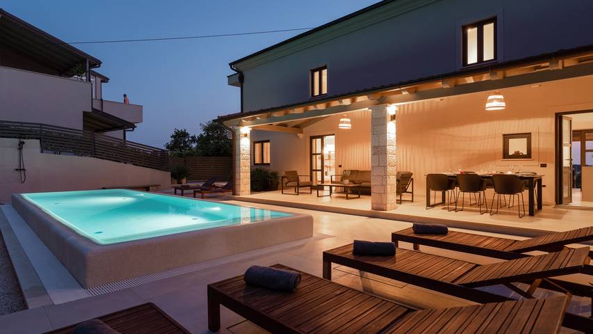 Villa pour 6 personnes, avec Terrasse et Jardin à Poreč