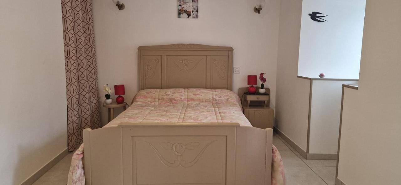 Chambre les orchidées in Montournais, Fontenay-le-Comte