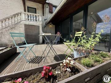 Gîte pour 2 personnes, avec terrasse et jardin dans l' Ain