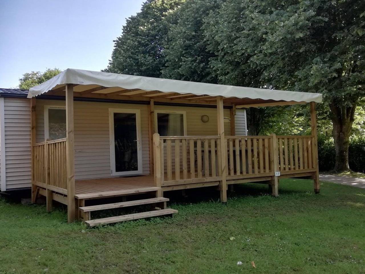 Mobil home - Terrasse à Bieuzy in Bieuzy, Région de Pontivy