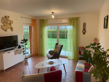 Ferienwohnung für 3 Personen, mit Terrasse und Garten in Parchtitz