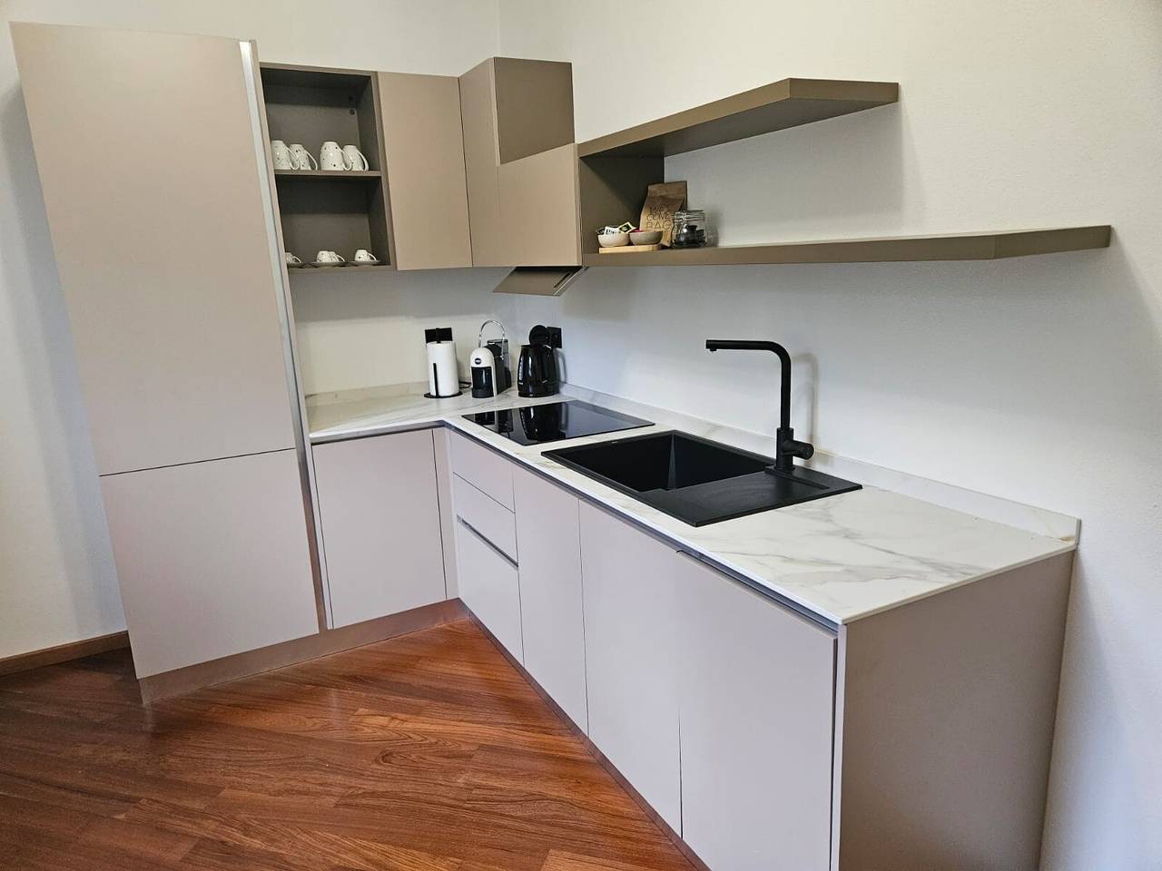 Entire apartment, Apartment 'Zaffiro Suite' with Mountain View, Wi-Fi and Air Conditioning in Postalesio, Bernina-Alpen