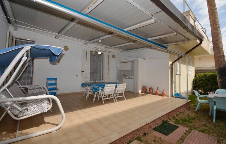 Appartement de vacances entier, Appartement moderne sur la plage avec parking - 2km de la Spiaggia di Marina di Ragusa in Ragusa, Province de Ragusa