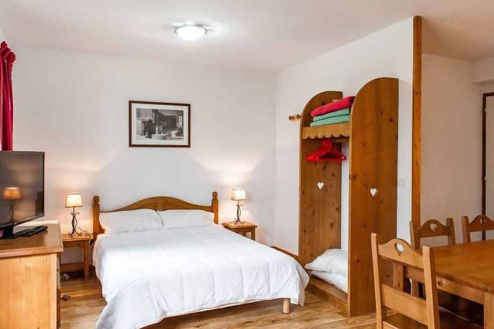 Gîte pour 4 personnes, avec jardin ainsi que sauna et piscine dans Lac Pavin - 3