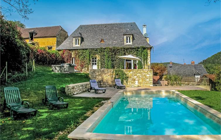 Holiday home for 6 people, with garden and terrace as well as pool - 1