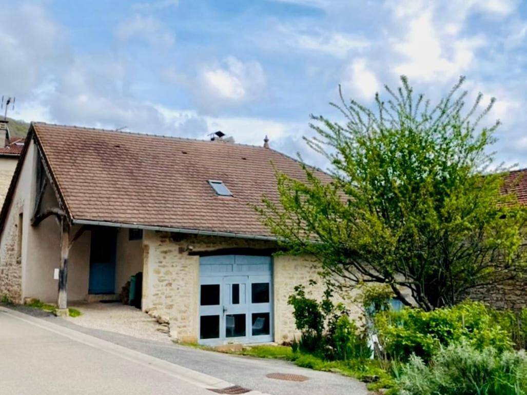 Three-Bedroom House in Cleyzieu, Belley